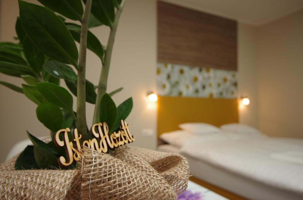 Mosoly Deluxe Apartman Gyula Ngoại thất bức ảnh
